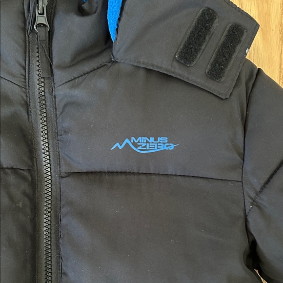 Kids Black and Blue Puffer Jacket - Picture 2 of 3
